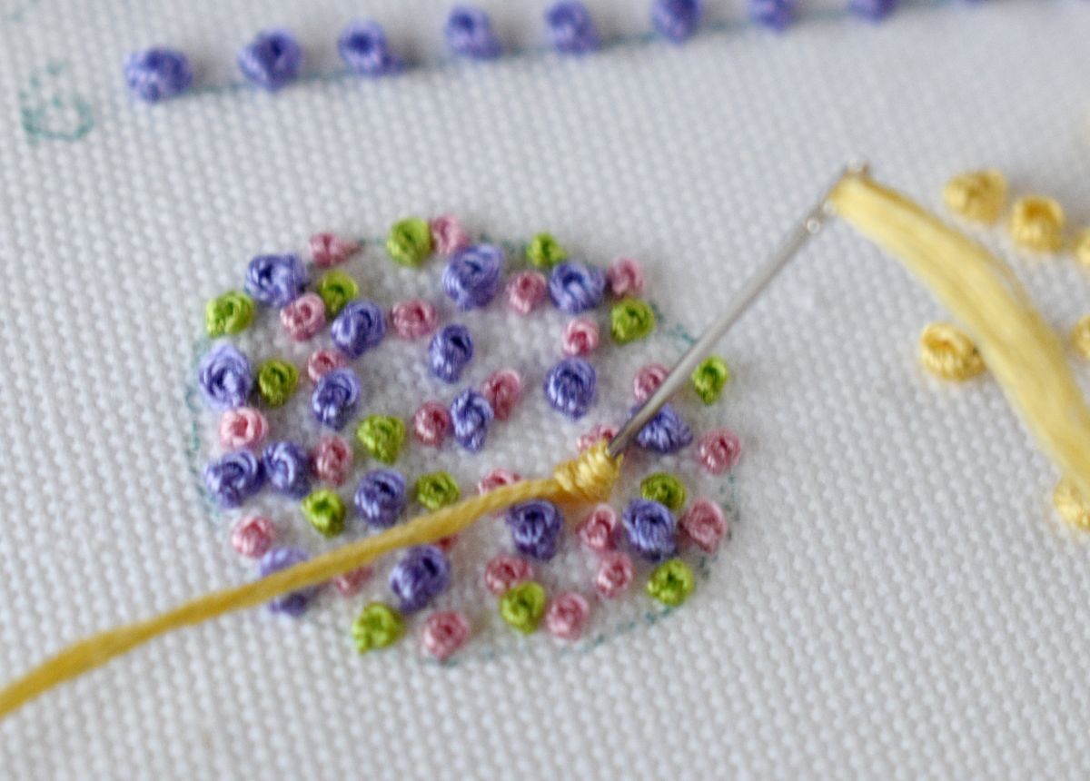 Multicolored filling with French Knots step 3 image